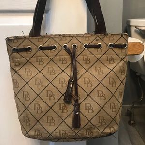 Dooney & bourke authentic canvas shoulder bag